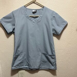 Women’s scrubs top, light blue, size small